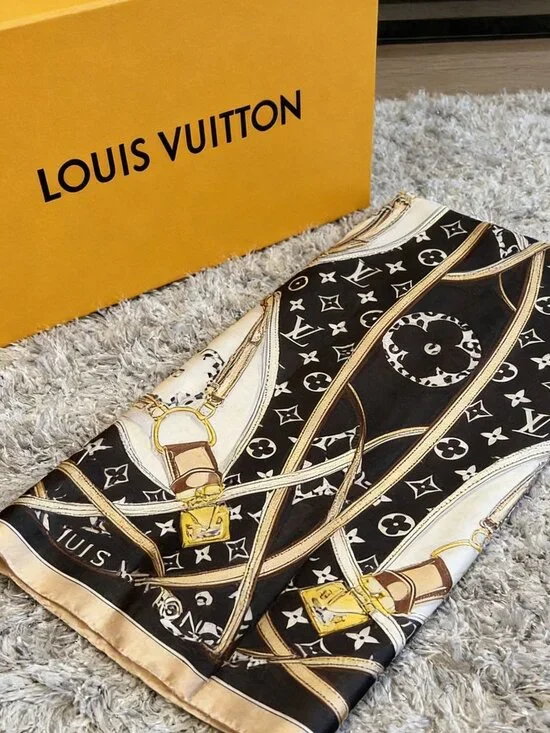 Louis Vuitton Monogram Confidential Square 90 - Picture 3 of 3
